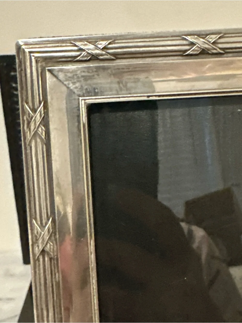 Sterling silver criss cross design border picture frame 5x7” photo velvet back